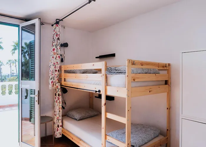 Endless Summer Hostel (Adults Only)